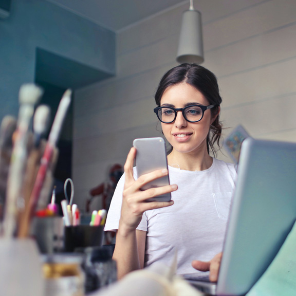 girl on social media Photo by bruce mars on Unsplash